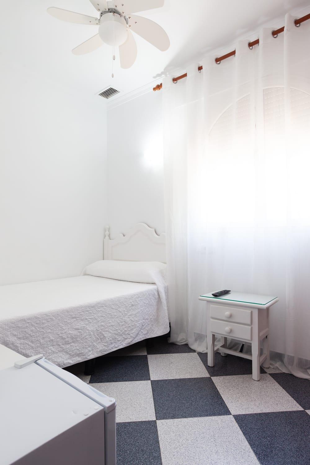 Hostal Restaurante La Giralda Рота Екстер'єр фото